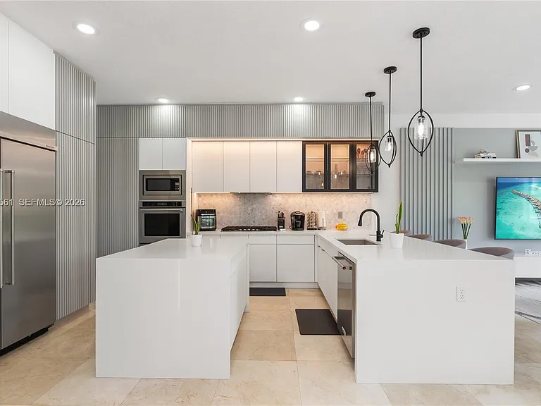 9529 Eden Roc Ct — Photo 27