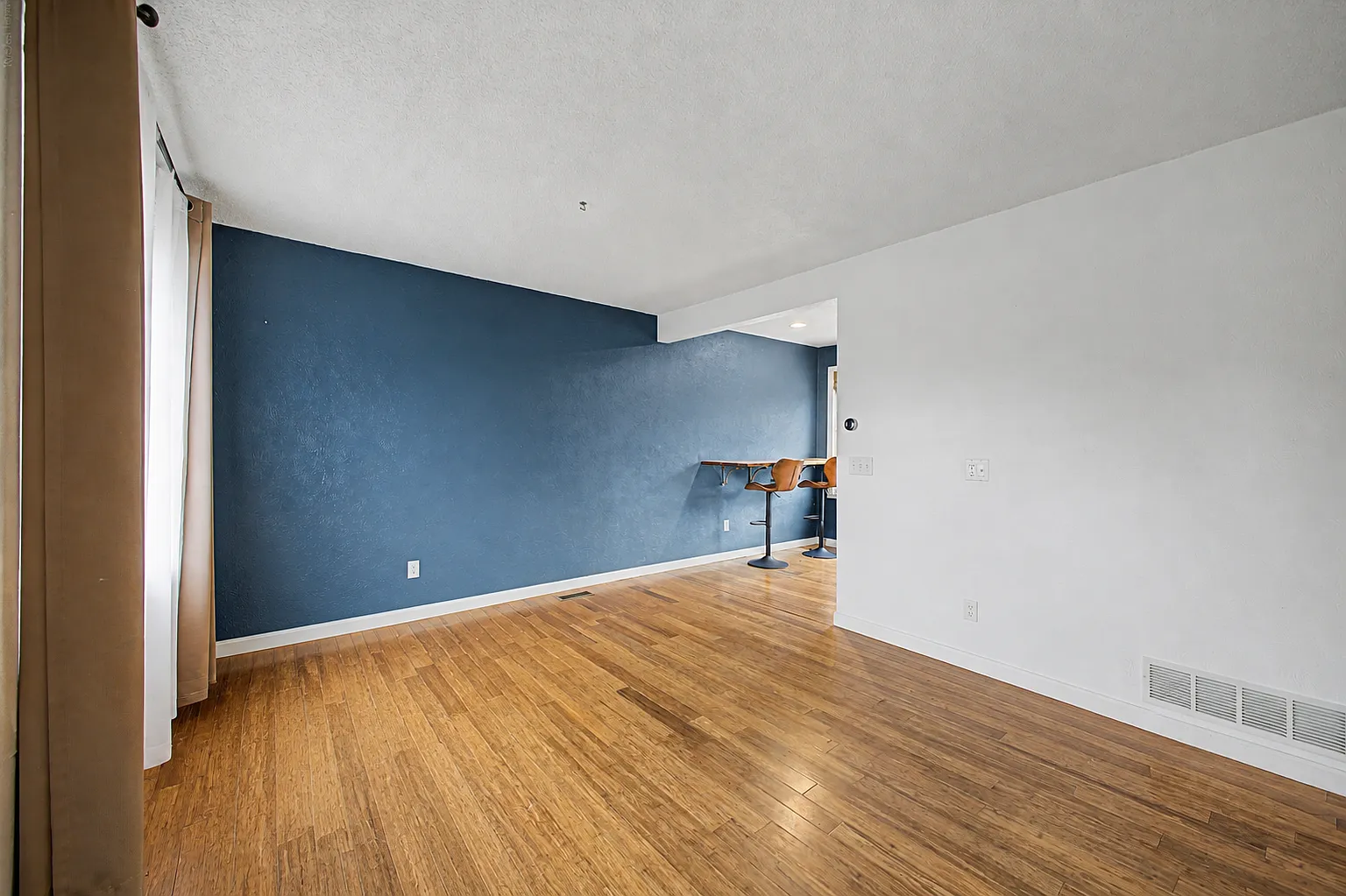 4 bed, 1920 sqft, $2,849 — Photo 3