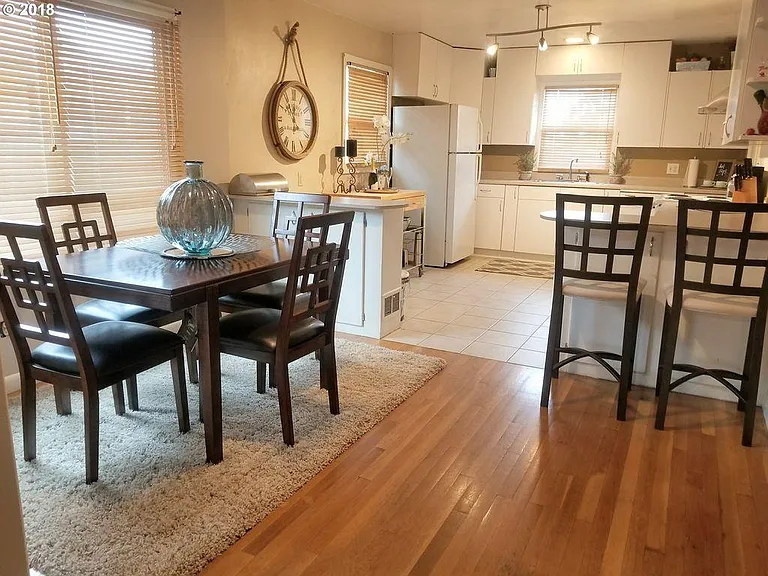 3518 SE 63rd Ave — Photo 3