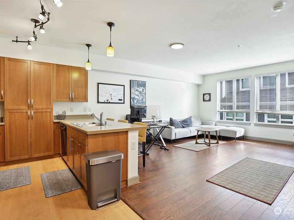 1st image of 1880 25th Avenue NE #213