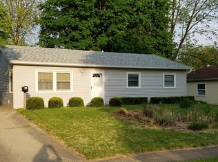 205 E Arrowhead St, North Aurora, IL 60542