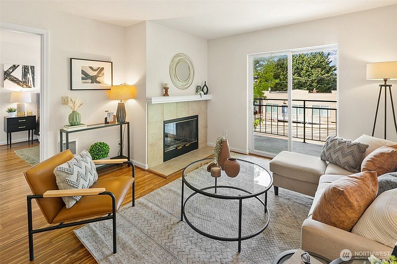 4th image of 9750 Greenwood Avenue N #203