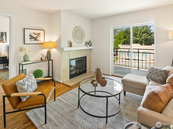 9750 Greenwood Avenue N #203, Seattle, WA 98103