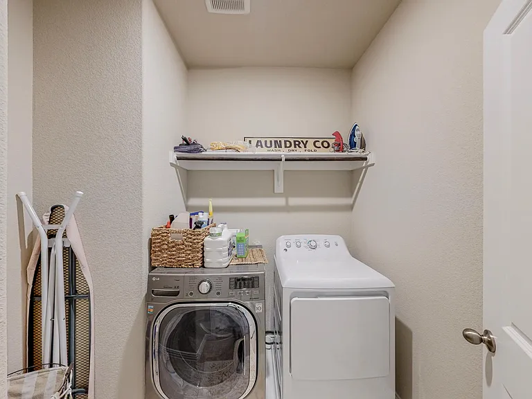7524 Redondo Dr — Photo 30