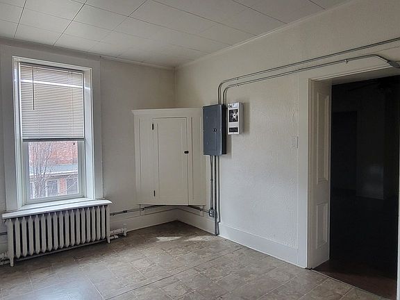5th image of 428 Greenwood Ave APT 7