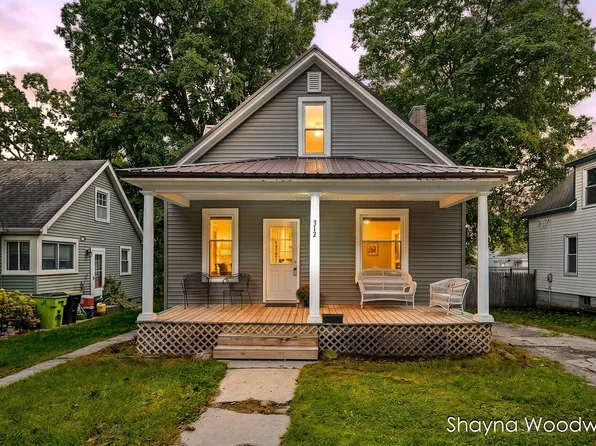 312 S Irving St, Greenville, MI 48838