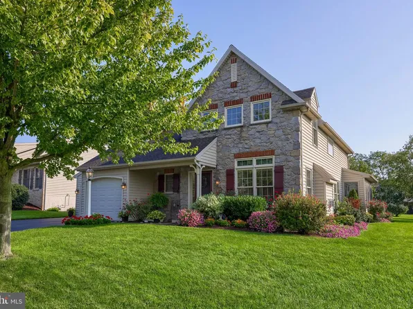 1077 Cambridge Dr, Manheim, PA 17545