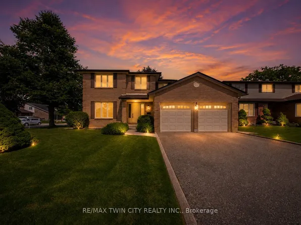 22 Colonial Cres, Brantford, ON N3R 7M7
