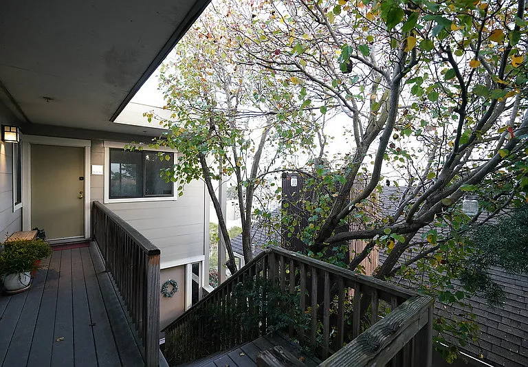 920A Baker St — Photo 15