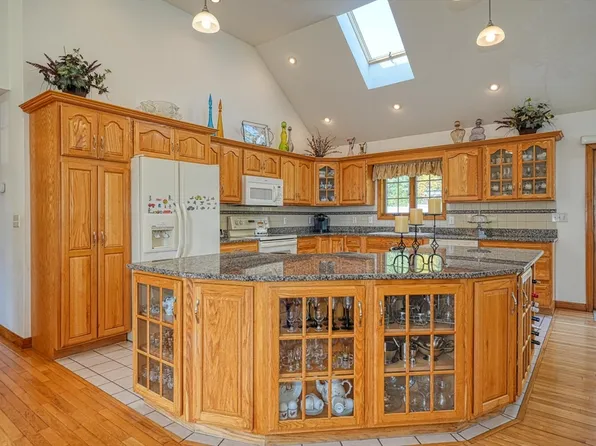 315 Central St, Hudson, MA 01749