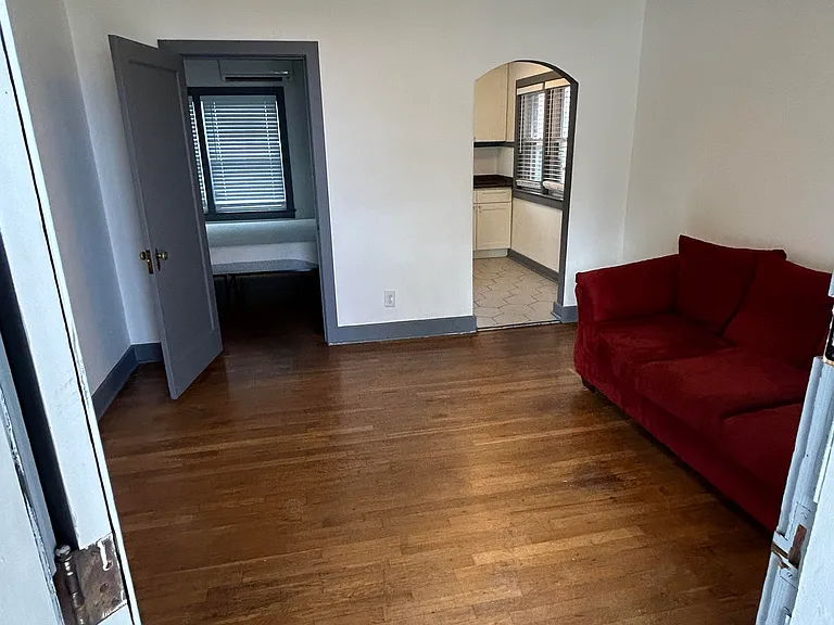 1724 Laurel Ave #1 — Photo 4