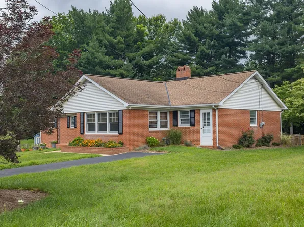 871 Kent Rd, Waynesboro, VA 22980