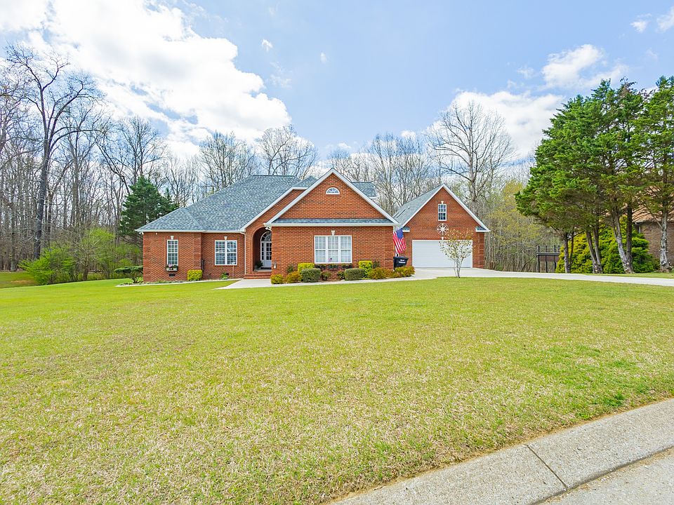 1st image of 306 Hillcrest Dr