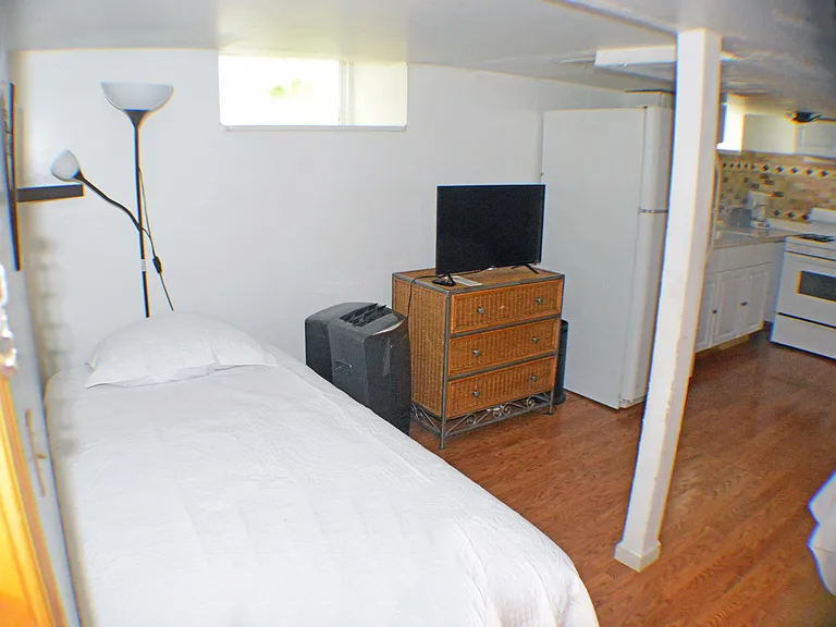 EXTRA TWIN BED OPTIONAL
