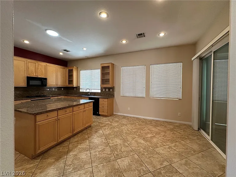 7185 Windy Peak Ct — Photo 10