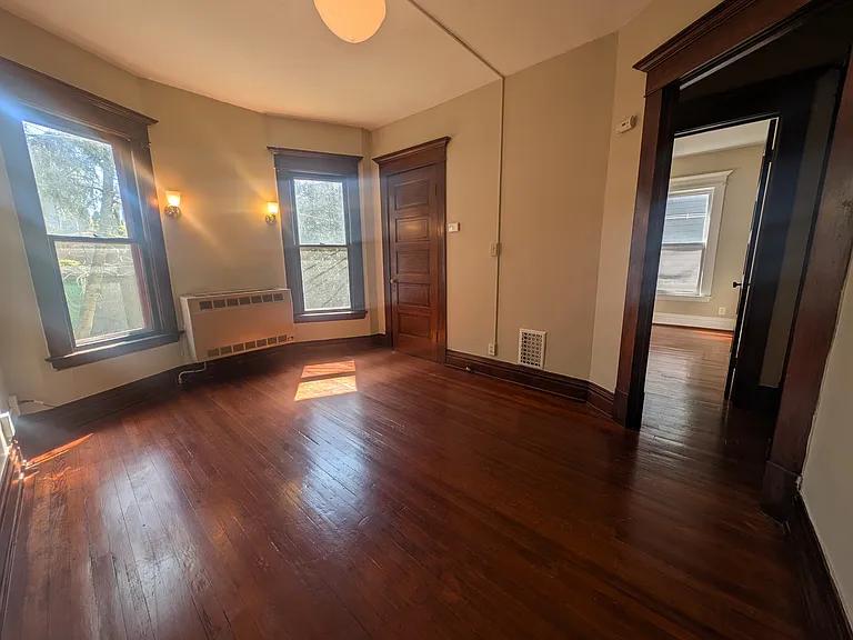 Living Room / Bedroom