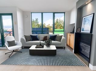 55 Alexander St #204, Vancouver, BC V6A1B2