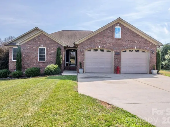 1784 Union Heights Ct, Vale, NC 28168