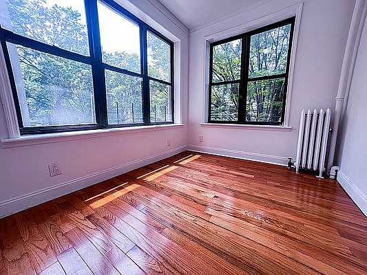 1st image of 2409 28th St APT 2