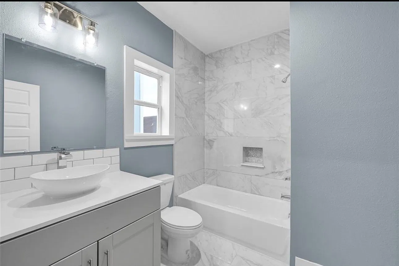 3 bed, 2.5 bath, 1920 sqft, $2,650 — Photo 1
