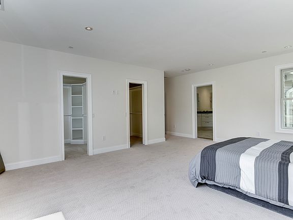 3rd image of 7701 Tomlinson Avenue