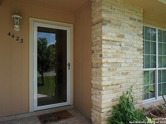 3rd image of 4423 Desert View Dr