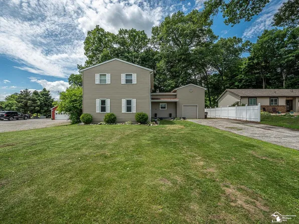3881 E Stein Rd, La Salle, MI 48145