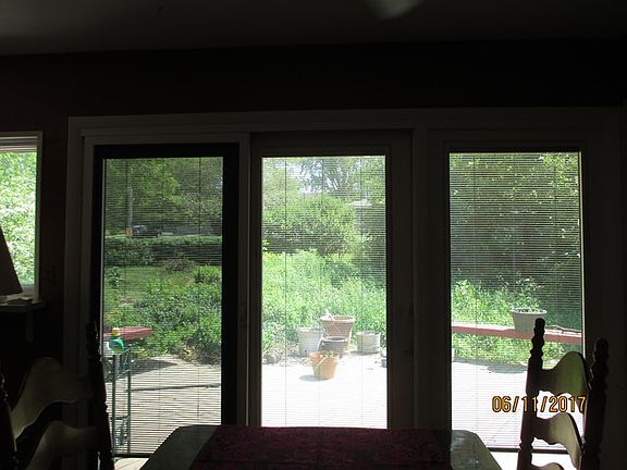 3rd image of 725 Tanglewood Ln