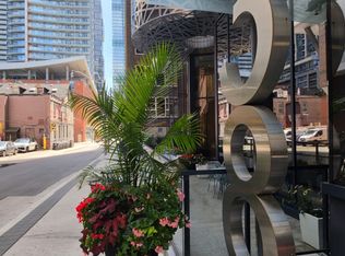 38 Widmer St #2710, Toronto, ON M5V 1X1