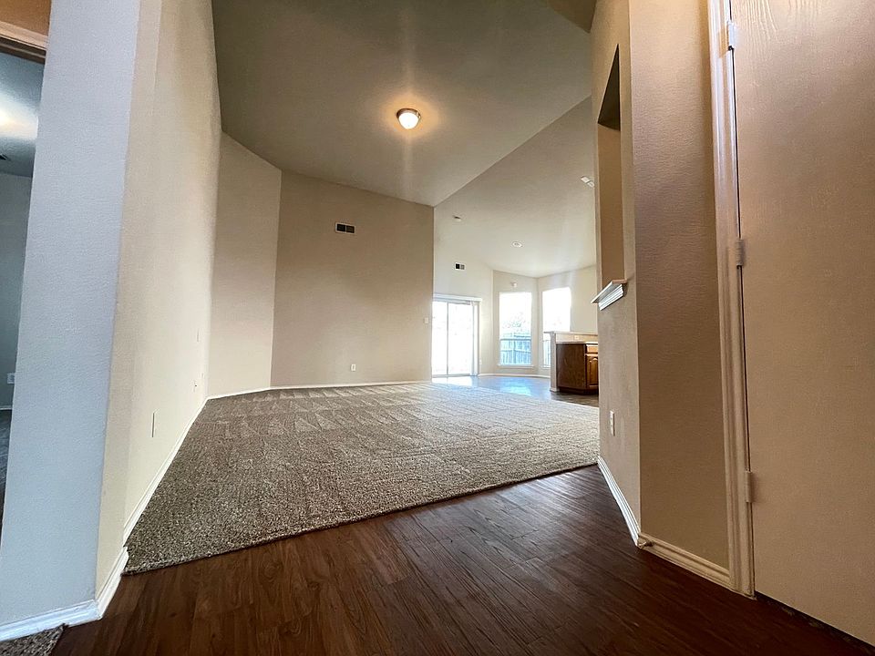 1st image of 7452 Maroon Dr
