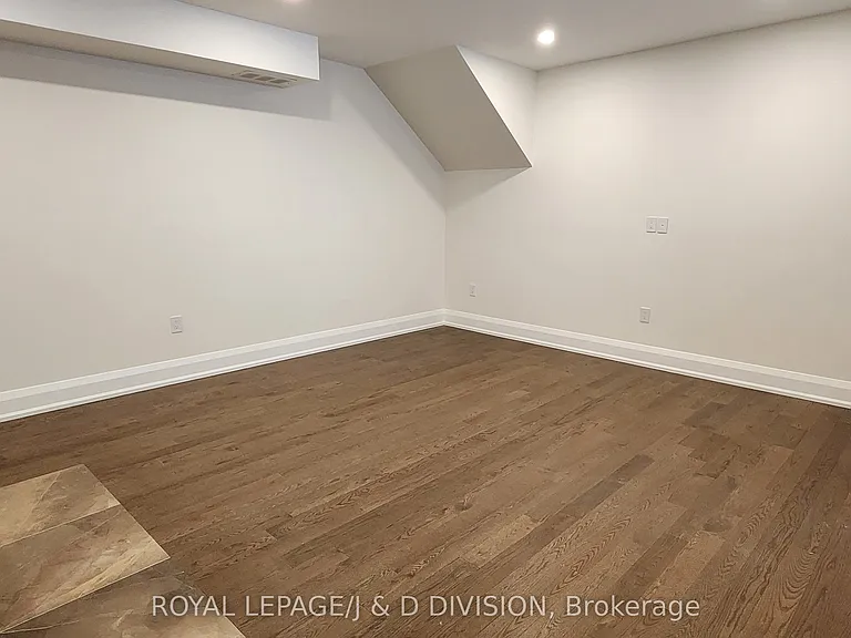 2579 Yonge St #202 — Photo 3