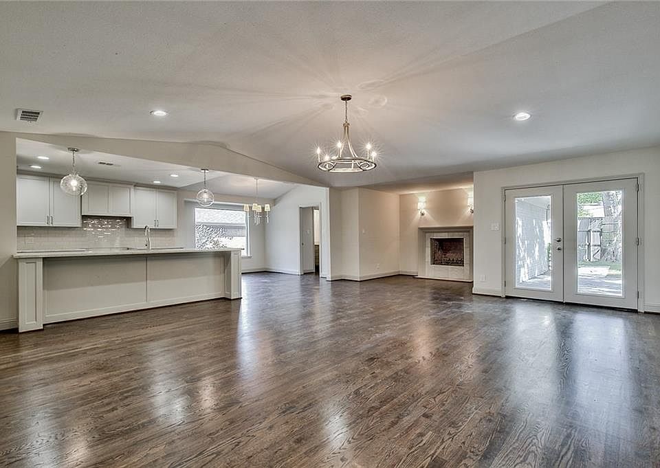 1st image of 7825 La Verdura Dr