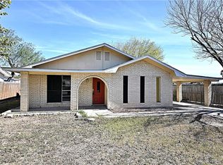 900 N Moorefield Rd, Mission, TX 78572