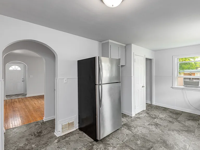 1101 15th St NE — Photo 8