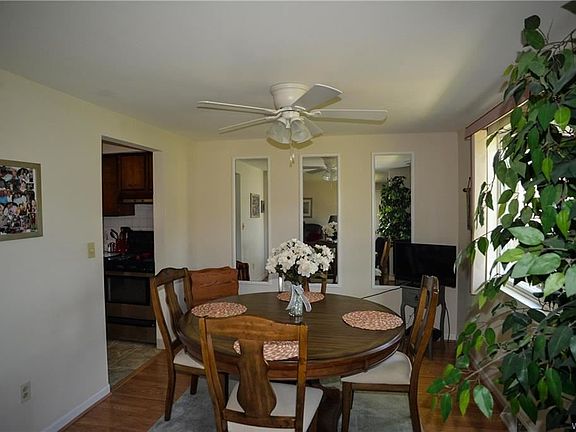 5th image of 115 Old Lyme Dr APT 1