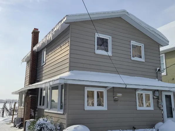 33189 Lakeview Ave, Dowagiac, MI 49047