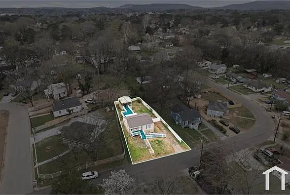 203 N Plymouth Rd NW — Photo 33