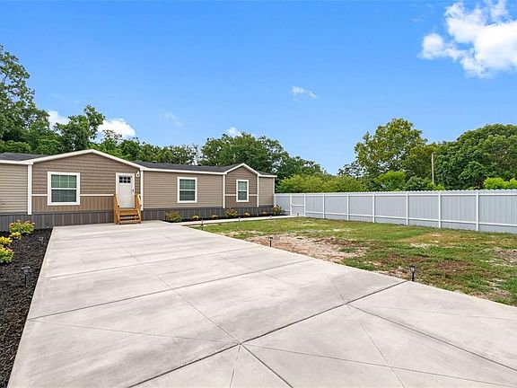 2nd image of 17151 Lemon St