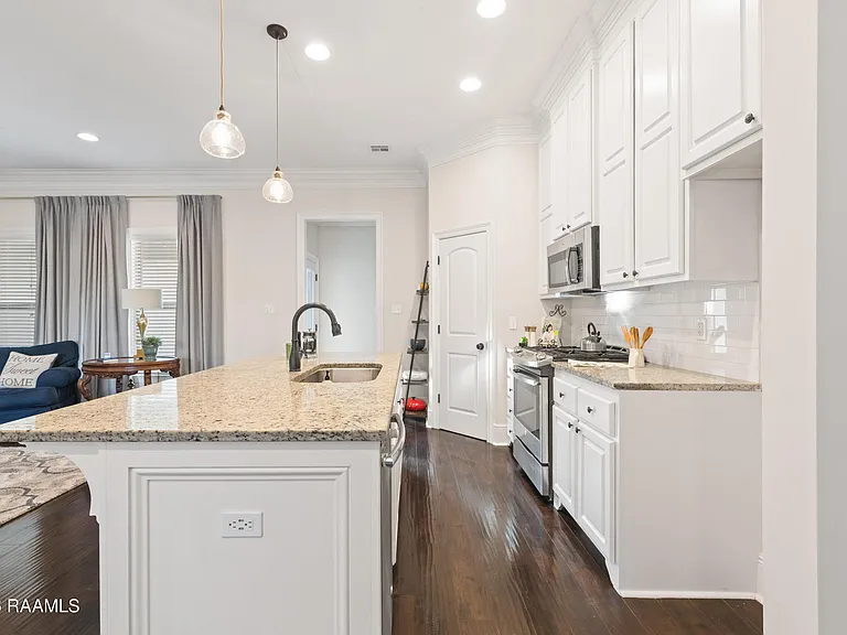 110 Olivewood Dr — Photo 16