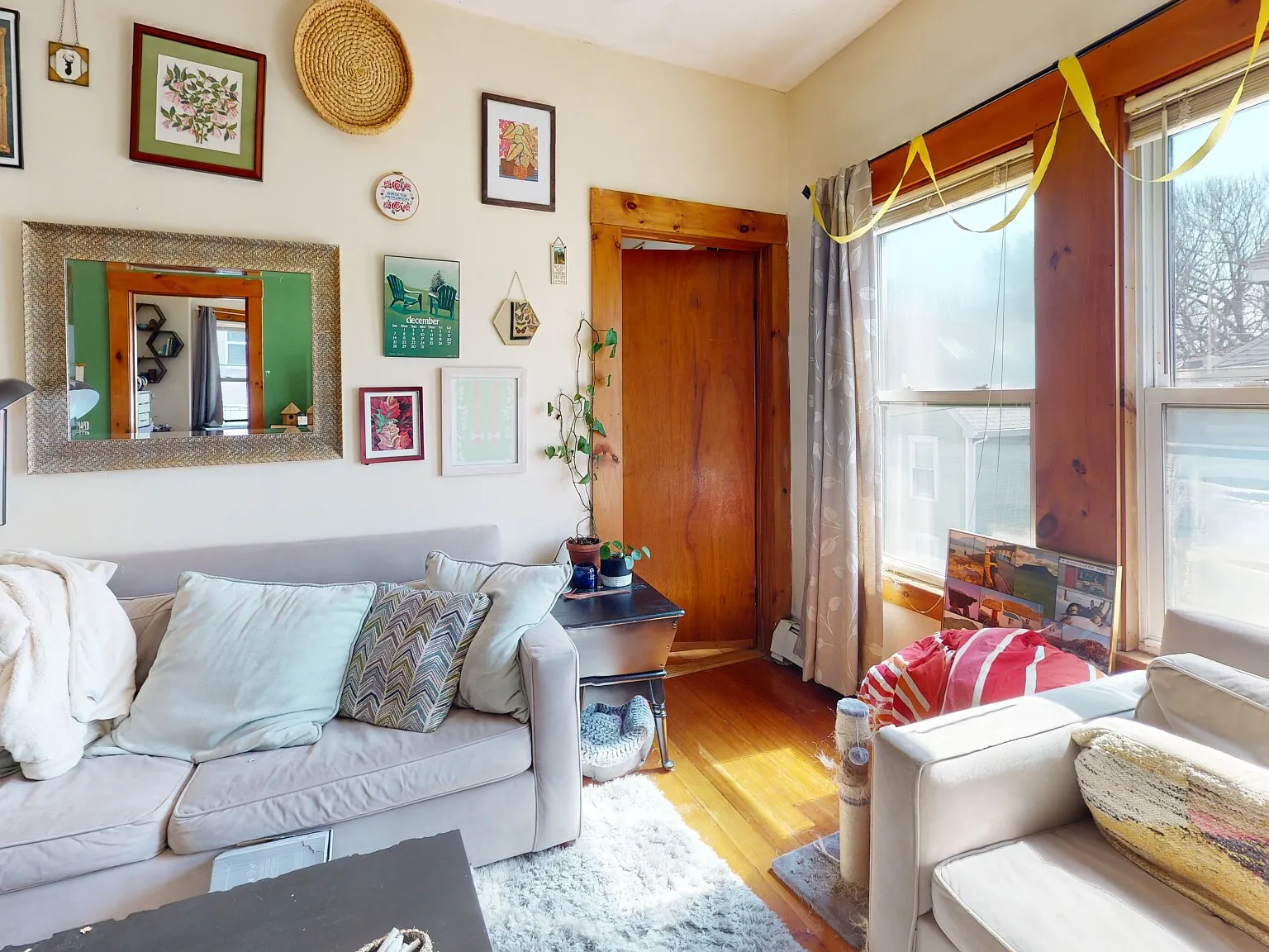 3 bed, 1100 sqft, $3,295 — Photo 2