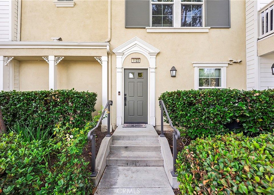 1st image of 1123 Abelia