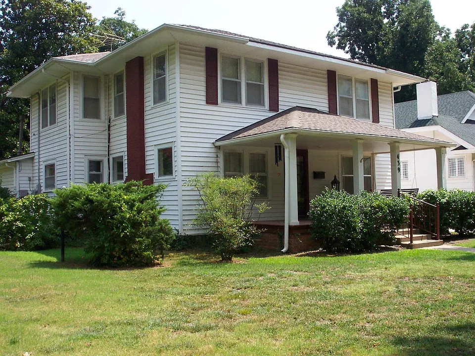 439 Chautauqua Ave