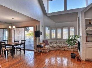 24 Westwind St APT E, Los Angeles, CA 90292