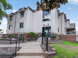 10720 Rockford Rd APT 205, Plymouth, MN 55442