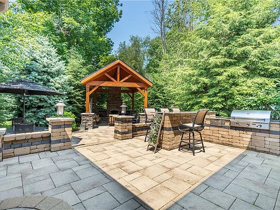 3rd image of 8663 Regency Dr NW