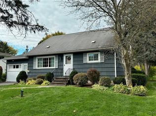 106 Ravenswood Dr, Liverpool, NY 13090