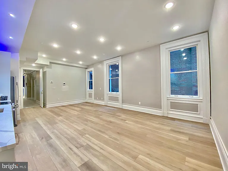 1824 Chestnut St #1R — Photo 5