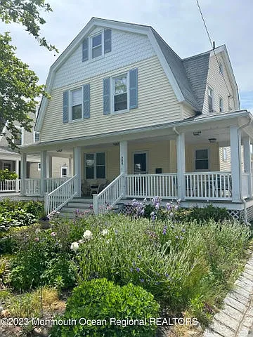 209 4th Ave — Photo 3