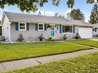 1025 W Roberts Ave, Appleton, WI 54914