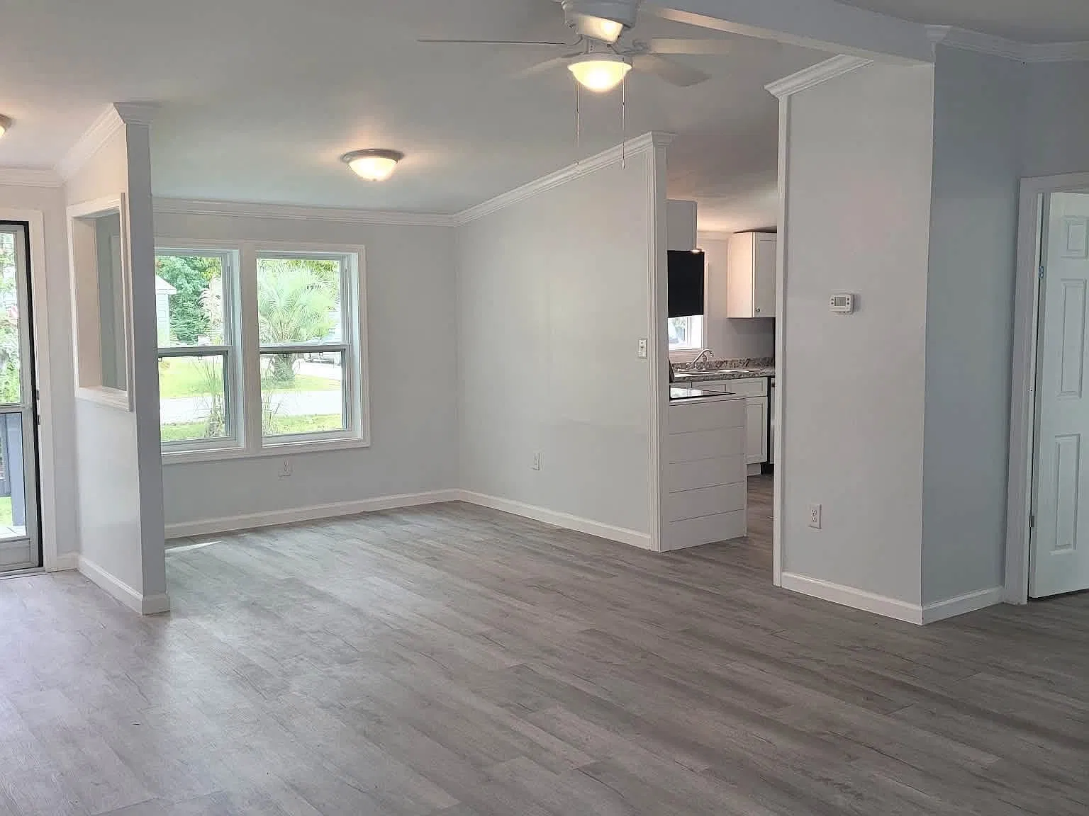 3 bed, 2060 sqft, $1,700 — Photo 2